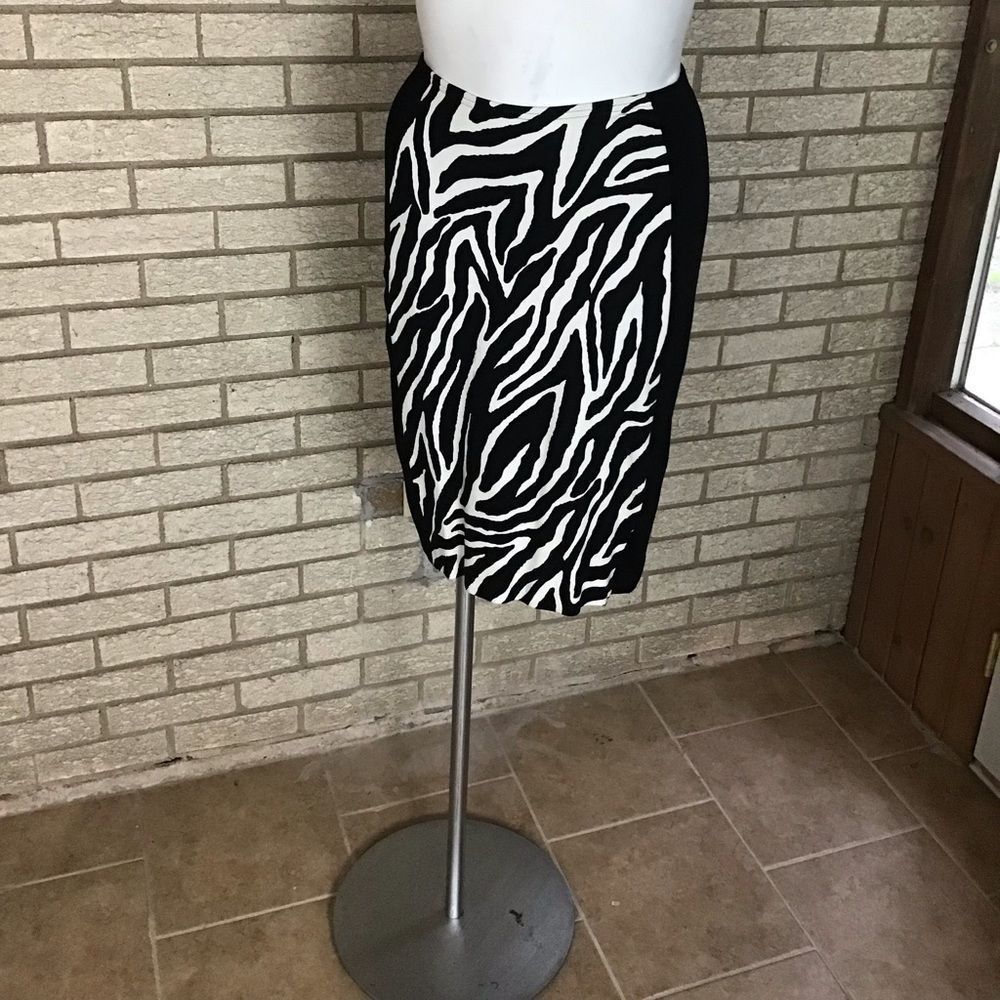 So Slimming by Chico’s zebra print skirt size 1.(10)